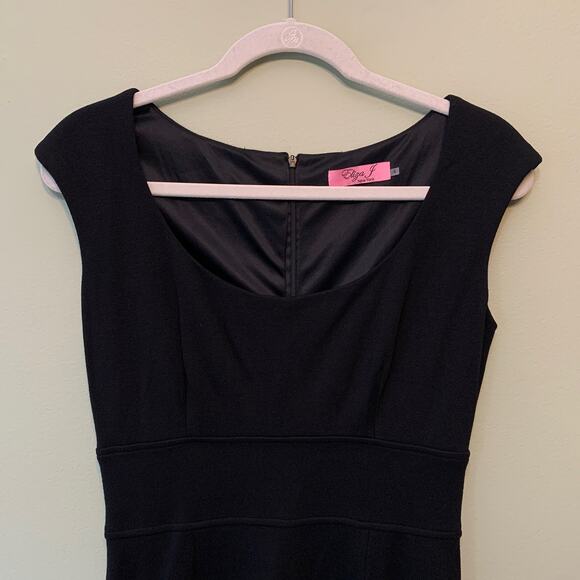 Eliza J Sheath Dress Women 4 Black Boat Neck Knee Length Sleeveless LBD Lined38 - Picture 3 of 14